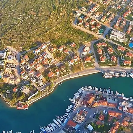 Izmir çeşmede Yazlık Kışlık Daire Çeşme