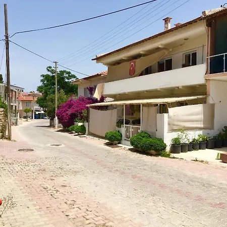 Izmir çeşmede Yazlık Kışlık Daire Çeşme